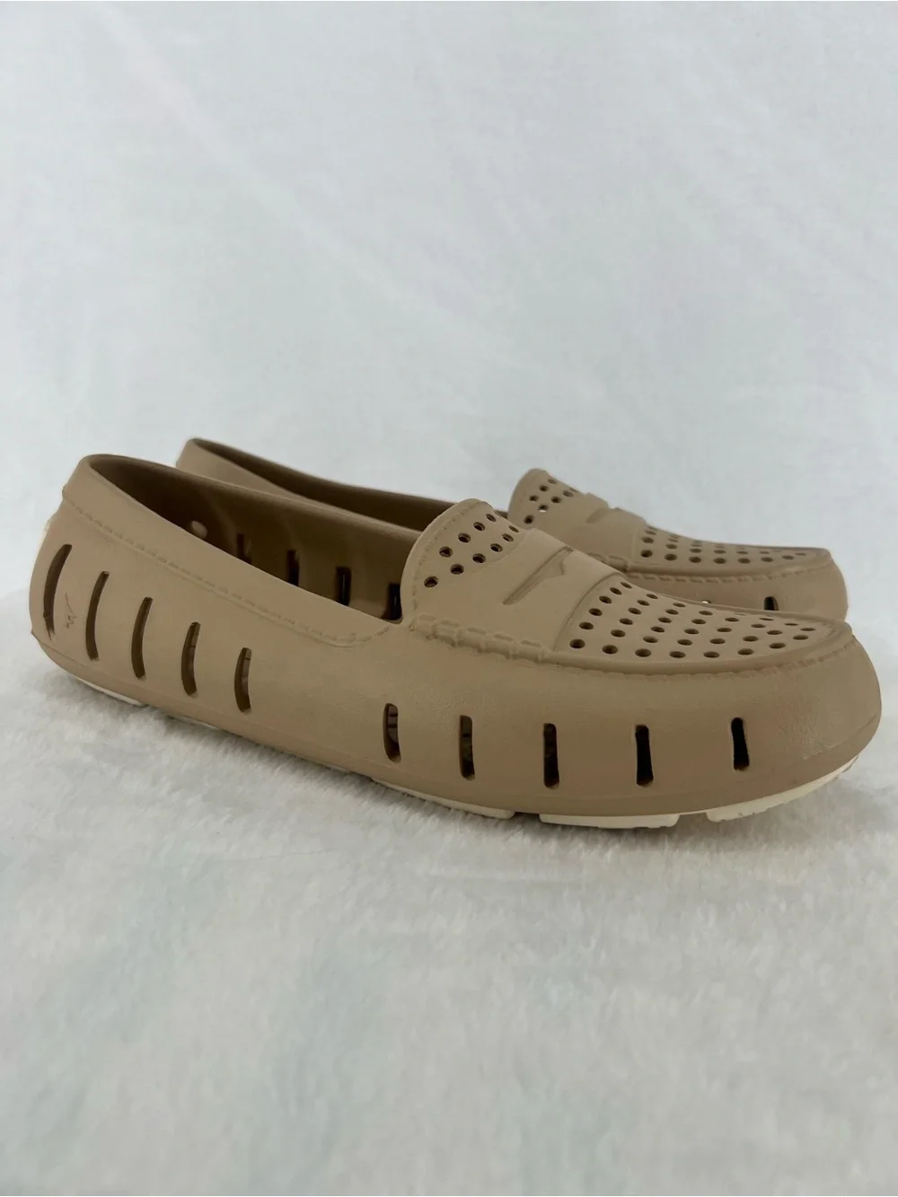 Floafers Posh Driver Warm Sand/Coconut womens size 10 Beach Resort Lake Golf
